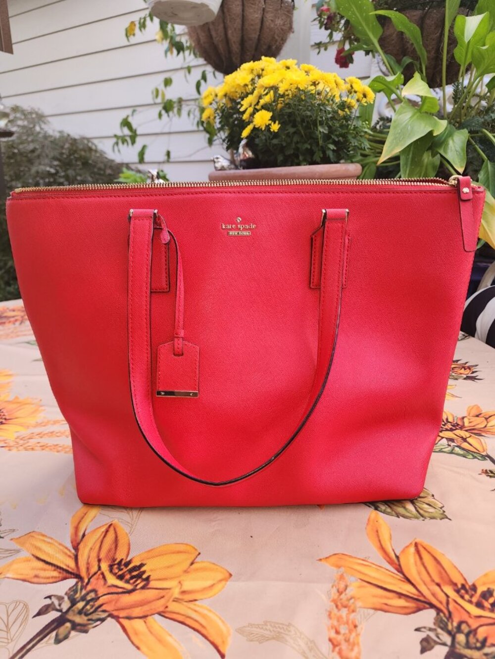 KATE SPADE NEW YORK TOTE WITH STRIPED INTERIOR AND ZIP CLOSURE - NEW WO TAGS